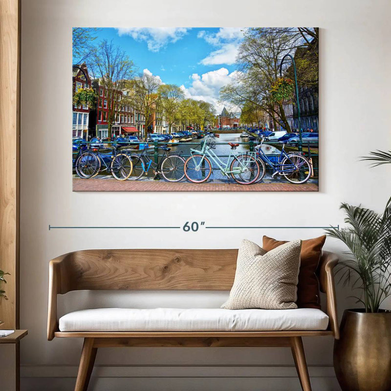 Lilie Amsterdam, vélos sur le pont, H 34 po x l 51 po