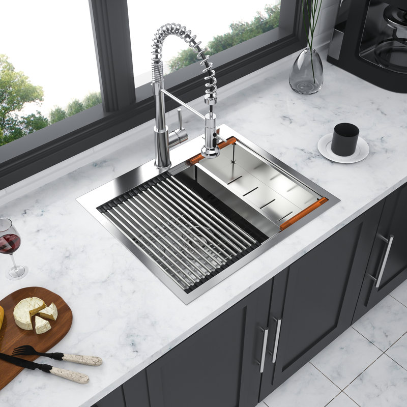 Évier encastré en acier inoxydable de 25 pouces, calibre 16, fabrication hygiénique, nickel brossé, système de drainage pratique pour poste de travail dans la cuisine, fonctionnel