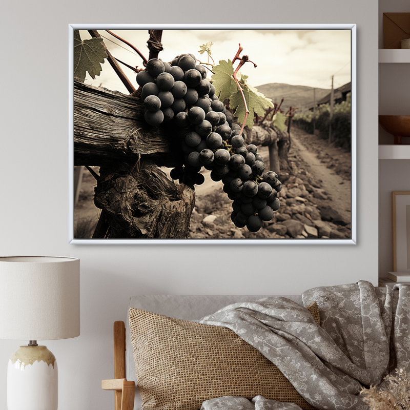 Vintage Charm Winery - vignoble, art mural, H 24 po x l 32 po x P 1 po, Cadre flottant blanc
