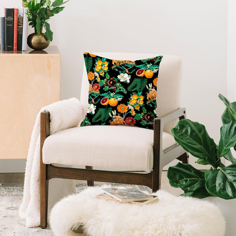 Coussin Society6 Floral and Birds III, Motif floral noir / vert