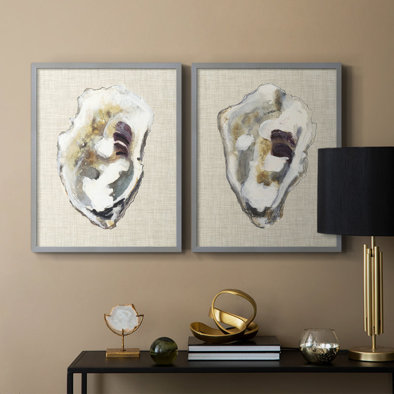 «Oyster Shell Study I», reproduction encadrée de qualité supérieure - prête à être accrochée - aucun clou requis - aucun clou requis