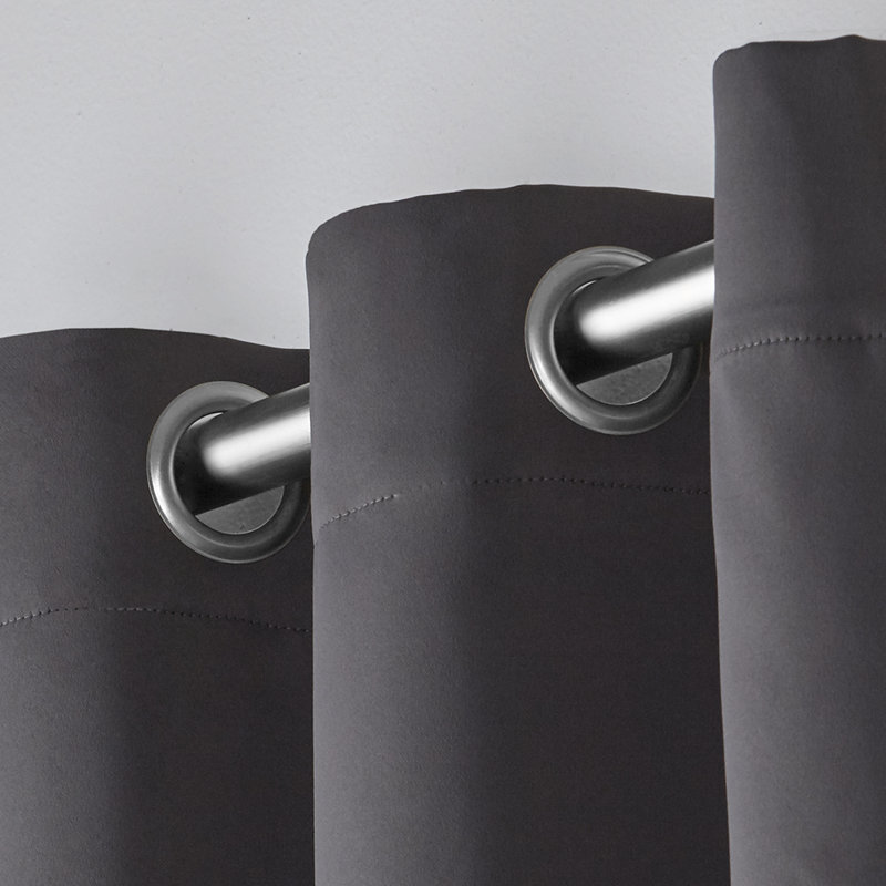 Paire de rideaux obscurcissant et isolant avec œillets Mcmanus, Gris anthracite, L 52 po x L 63 po