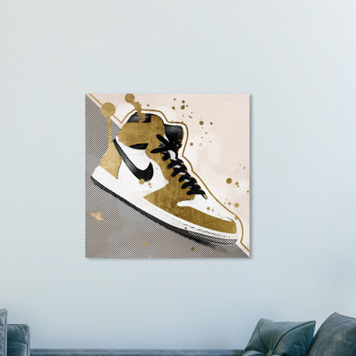 " Fashion And Glam Golden Sneaker Shoes "