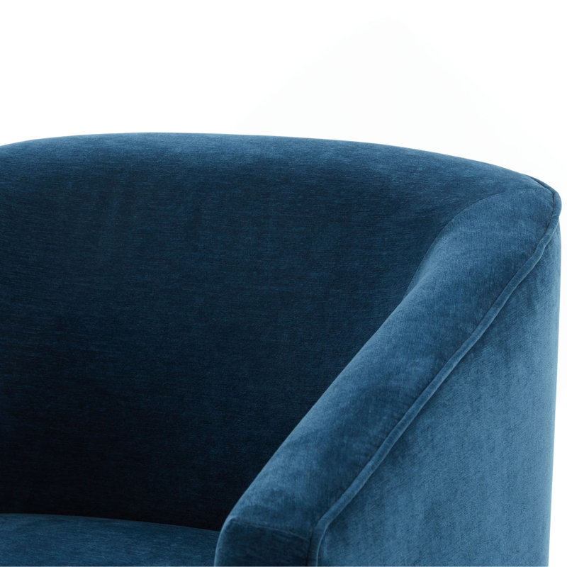 Chaise pivotante à jupe Earl Baltic