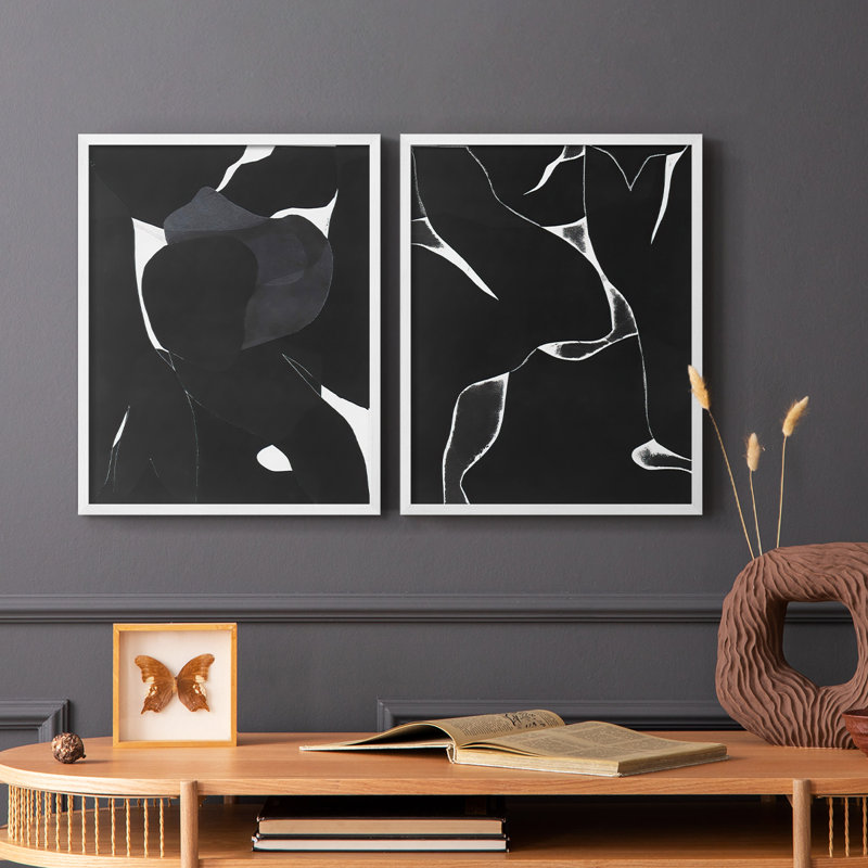 «Night Bloom I», reproduction encadrée de qualité supérieure - prête à être accrochée - aucun clou requis - aucun clou requis