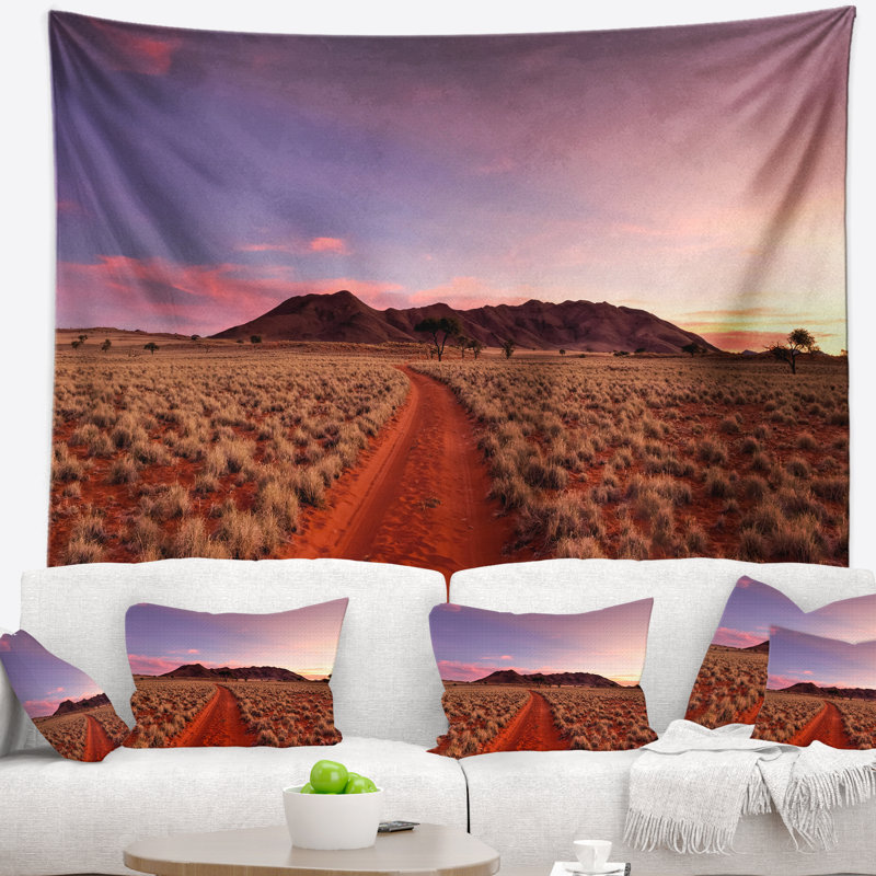 Tapisserie Red Pathway in Desert, H 50 po x l 60 po