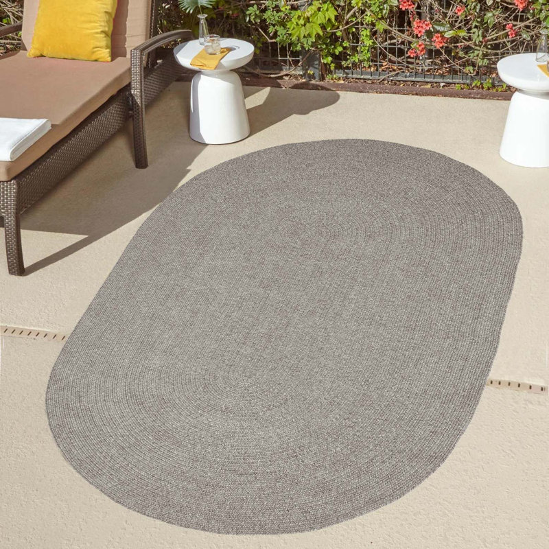 Neufeld Indoor / Outdoor Rug, Oval 4' x 6'