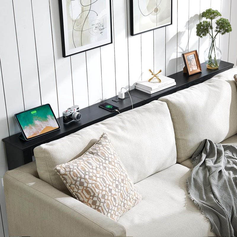 Longue console avec prises de courant