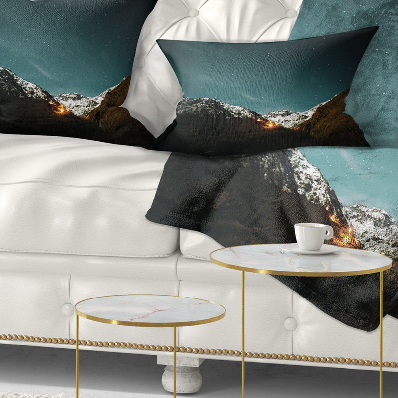 Coussin décoratif Fire in Rugged Mountains - Landscape