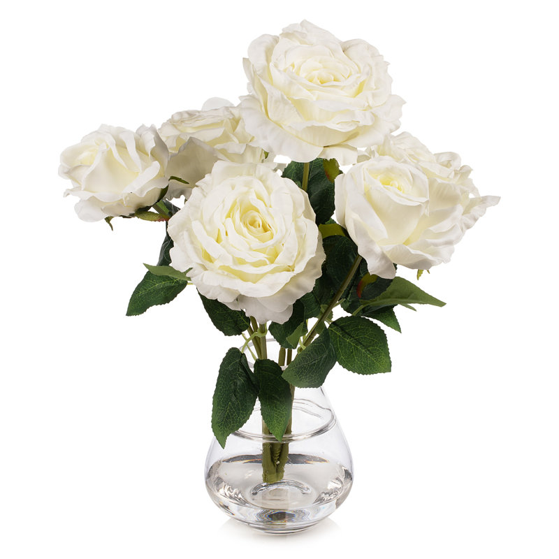 Arrangement de roses en soie dans un vase, Crème