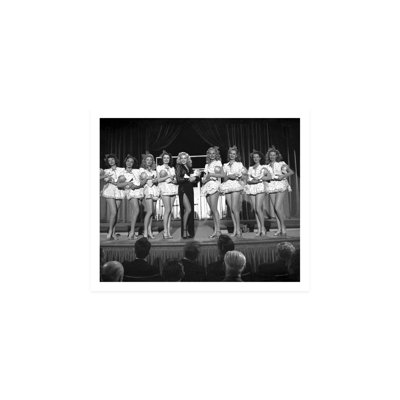 " Marilyn Monroe Posing With Show Girls On Stage "