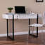 Bureau moderne en faux marbre