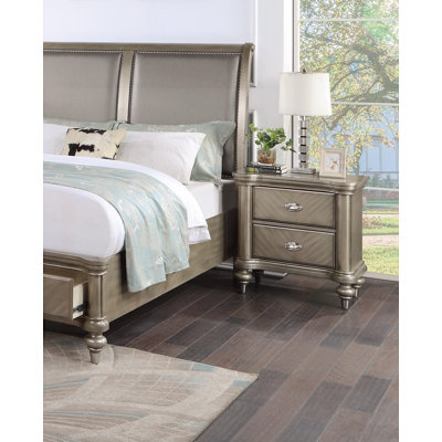 Table de chevet au fini argent antique / champagne de luxe classique - espace de rangement, table de chevet, mobilier de chambre à coucher, 1 pièce seulement