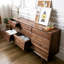 Armoire de rangement en noyer avec tiroirs