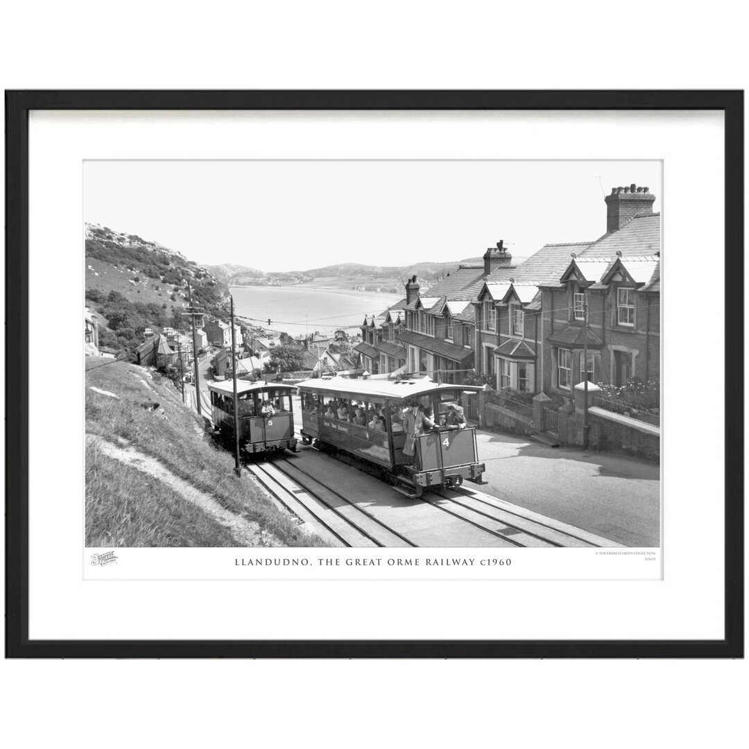 Gerahmtes Papierbild - Fotografie „Llandudno, the Great Orme Railway C1960”