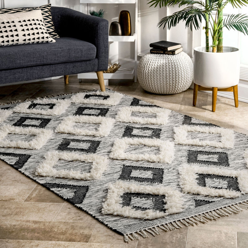 Tapis noir en laine noué à la main à motif géométrique O'Brien, Rectangle 5 pi x 8 pi