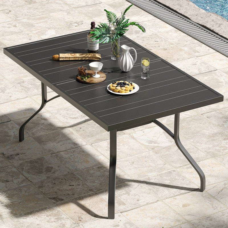 Table de salle à manger d'extérieur rectangulaire avec trou pour parasol