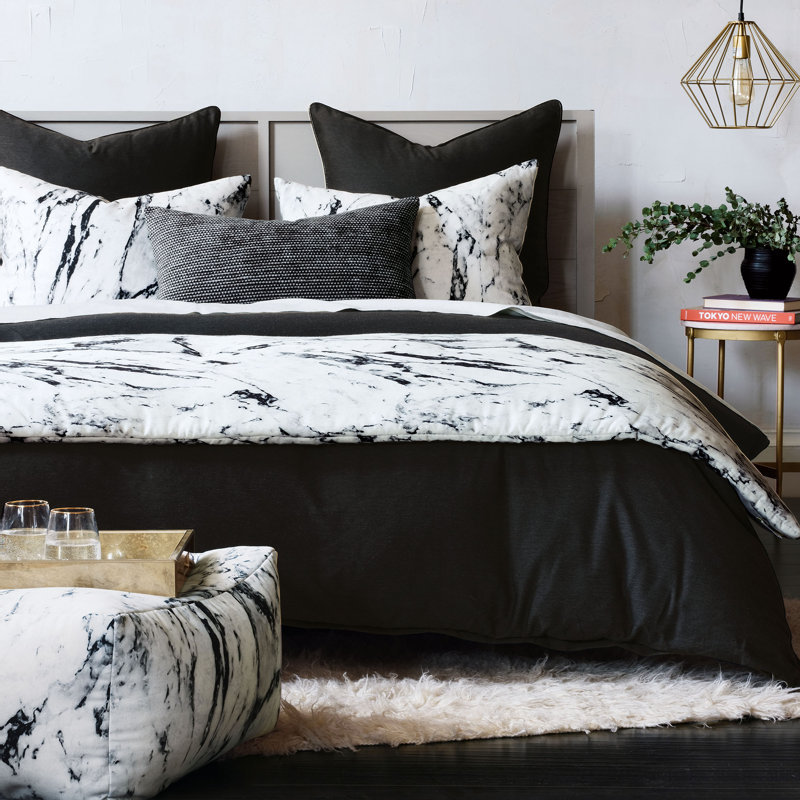 Banks Abstract Bed Runner, Twin