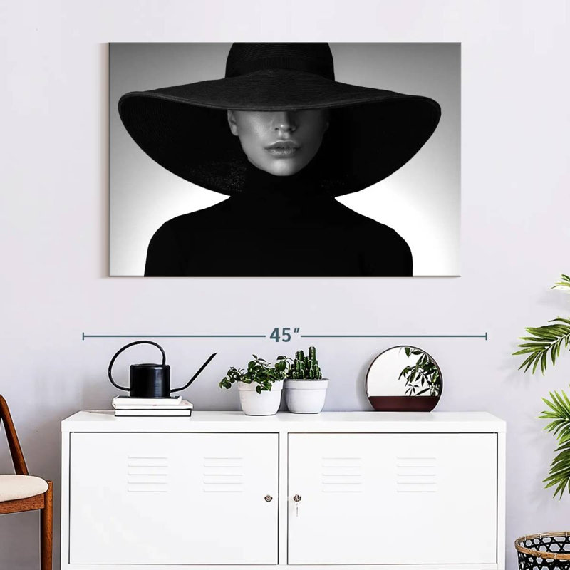 Leisha Noir Belle, 26" H x 39" W