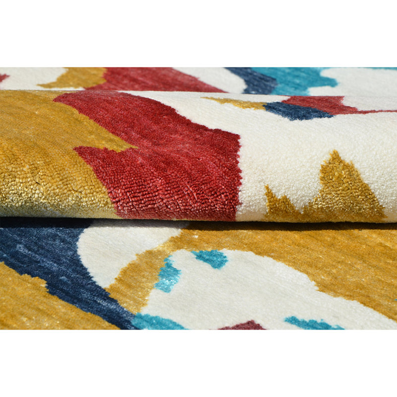 Area Rug in Ivory