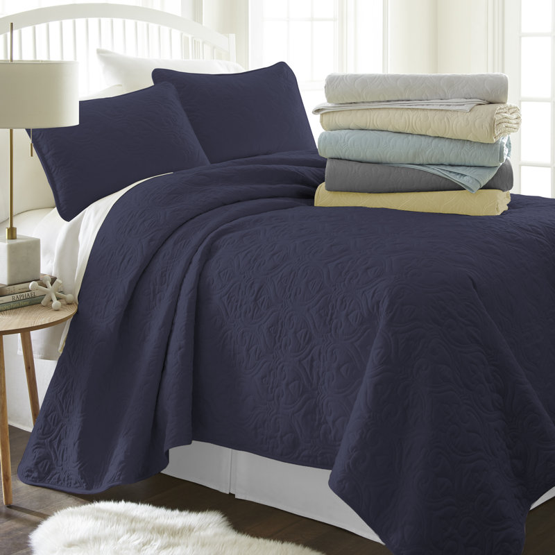 All Season Lightweight Soft Damask Quilt Set by Simply Soft, King/Cal-King Quilt + 2 King/Cal. King Shams, Navy