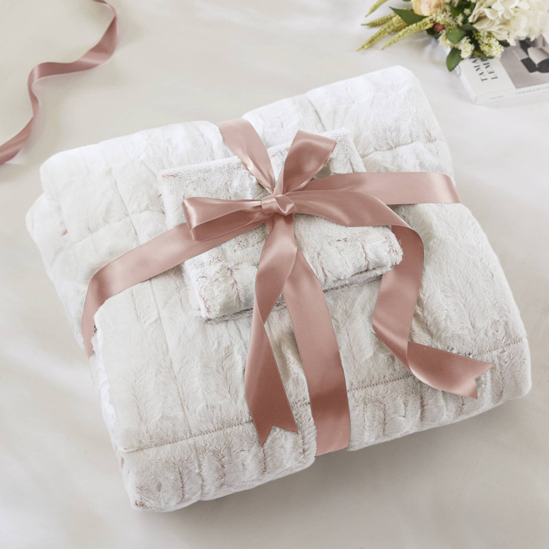 Blush Twin Reversible Faux Fur Bedspread Set
