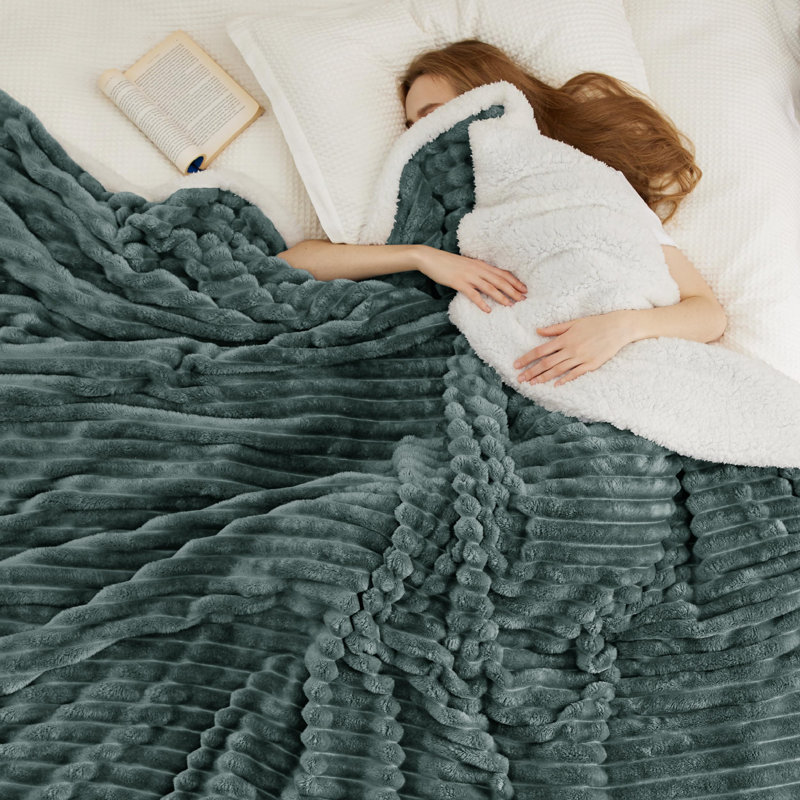 Couvre-lit en sherpa doux de 300 g / m², jeté en peluche doux et doux du printemps, Vert foncé, Grand lit