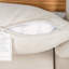 Causeuse en bois d'acacia durable avec coussins confortables