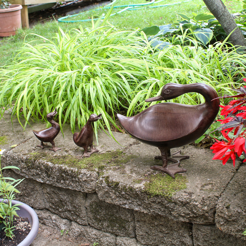 Statues duckling bronze Krugerville