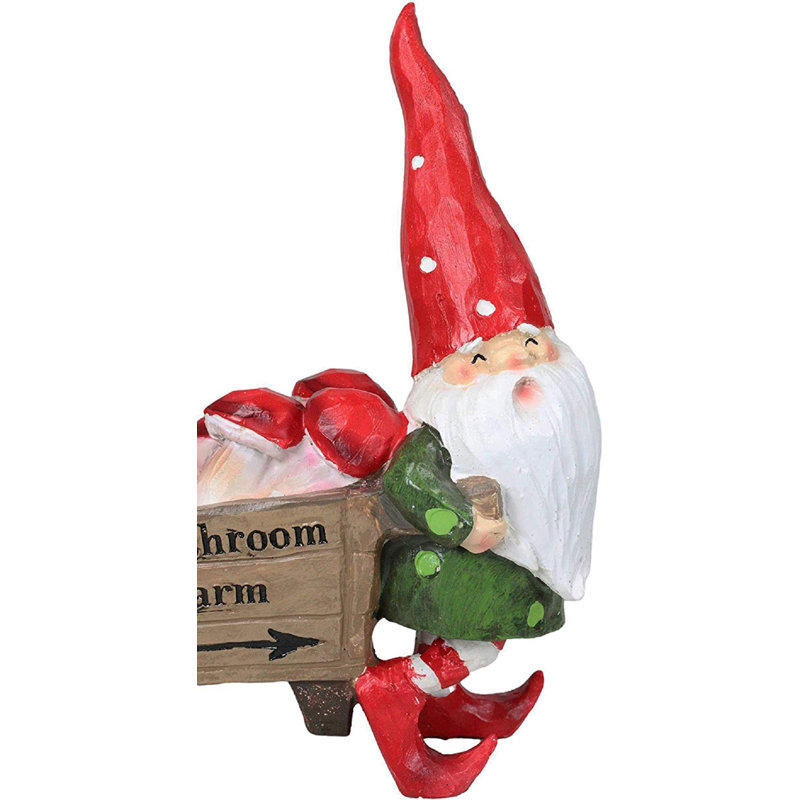 Farmn Gnome tirant une brouette de champignon de ferme