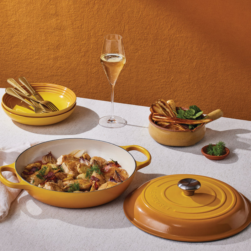 Le Creuset Cast Iron Shallow Casserole, Nectar, 26cm / 2.2L
