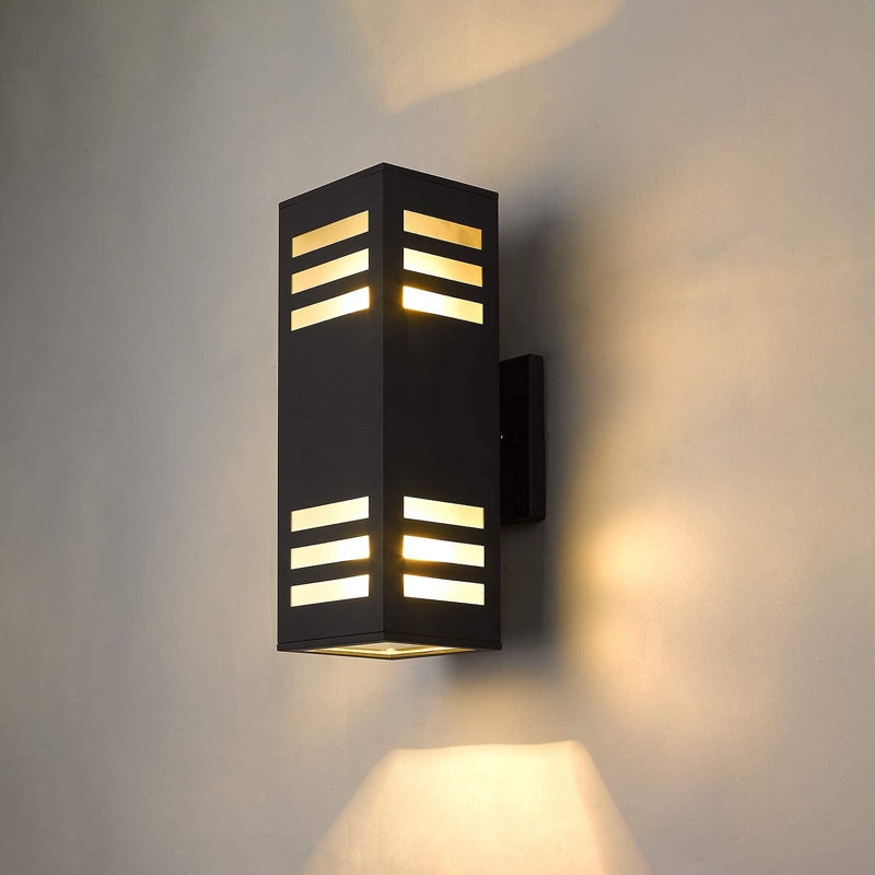 Devann Corner Wall Light