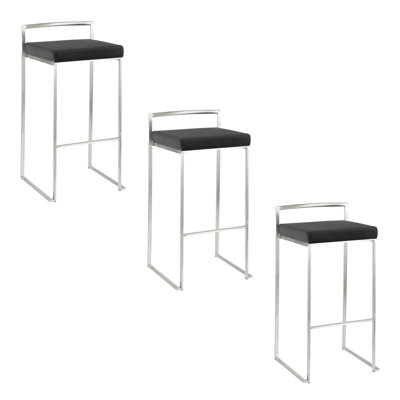 Tabouret de bar empilable 30 po contemporain en acier inoxydable avec coussin en velours noir - ensemble de 3