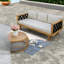 Élégant canapé de patio à trois places, structure en bois d'acacia, design moderne