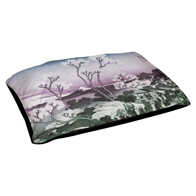 Coussin stylisé mountain fuji through the cerise Burkart, L 42 po x l 52 po, Mauve / vert / noir