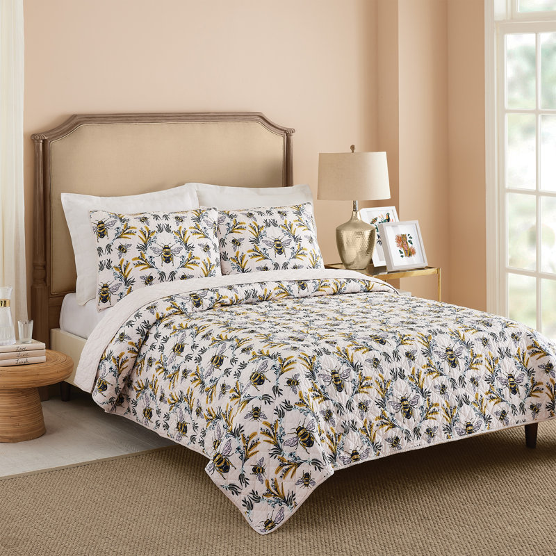 Bee Print Twin Cotton Reversible Quilt Set