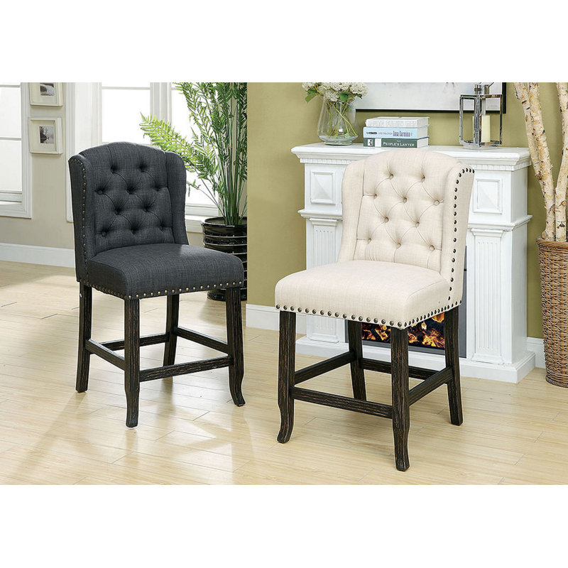 Chaise d'appoint à oreilles Olmsted