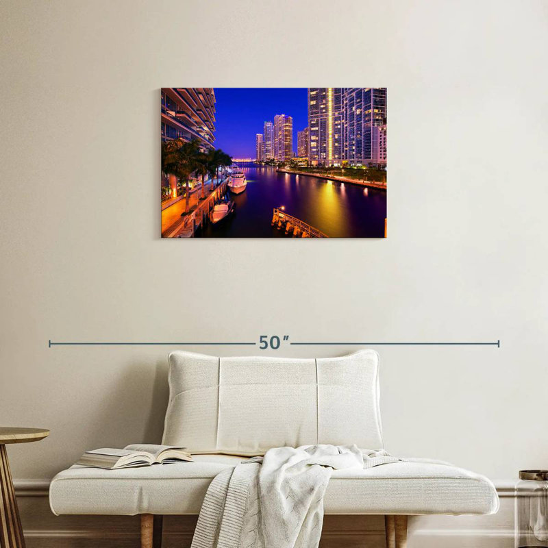 Sirpi Downtown Miami Riverwalk, H 20 po x l 30 po