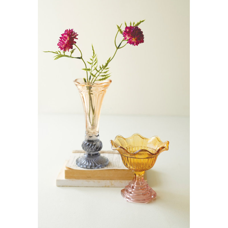  Ensemble de quatre bols et vases en verre de couleur