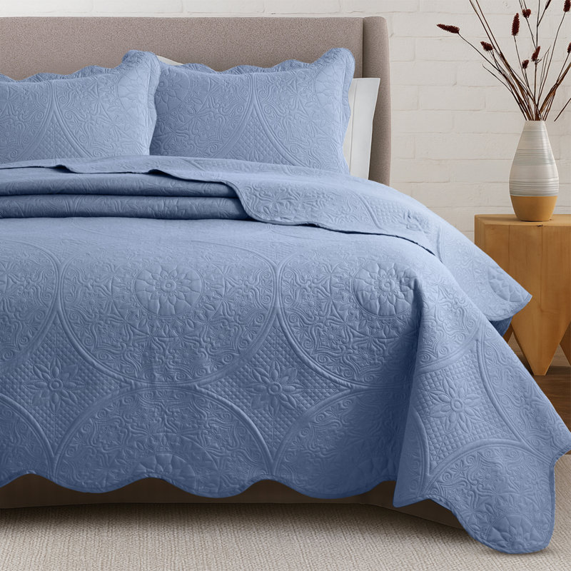 Floral Embossed Quilted Bedspread Set, Oversized and Lightweight Bedding Set with Pillow Shams, Blue