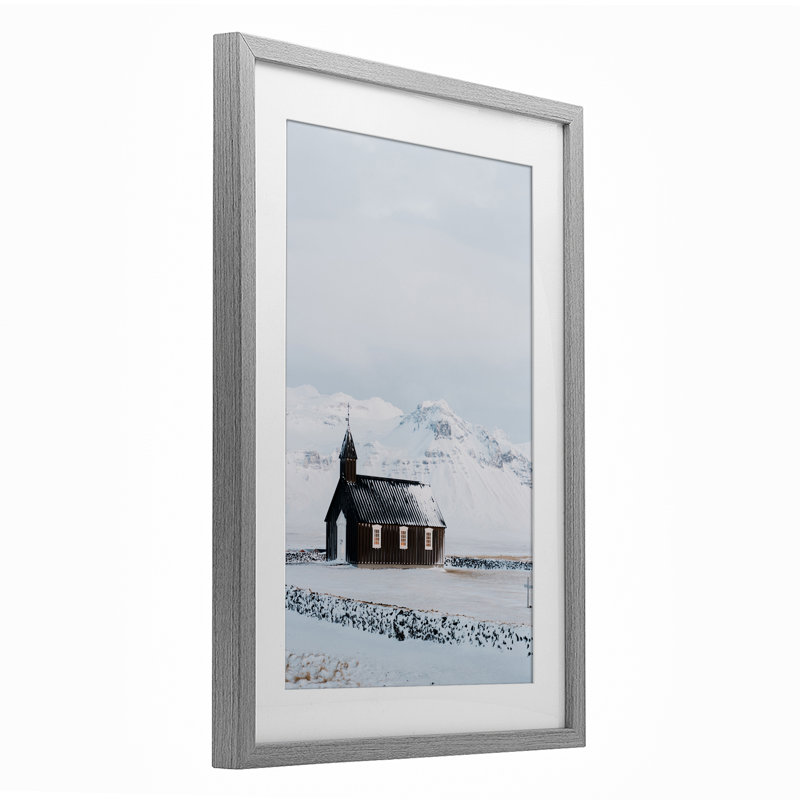 «Islandais Church», impression encadrée sous verre par Jade Sharp Photo, H 23 po x l 17 po, Cadre de ferme gris