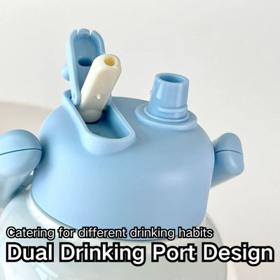 Bouteille d'eau isolée avec paille 680 ml