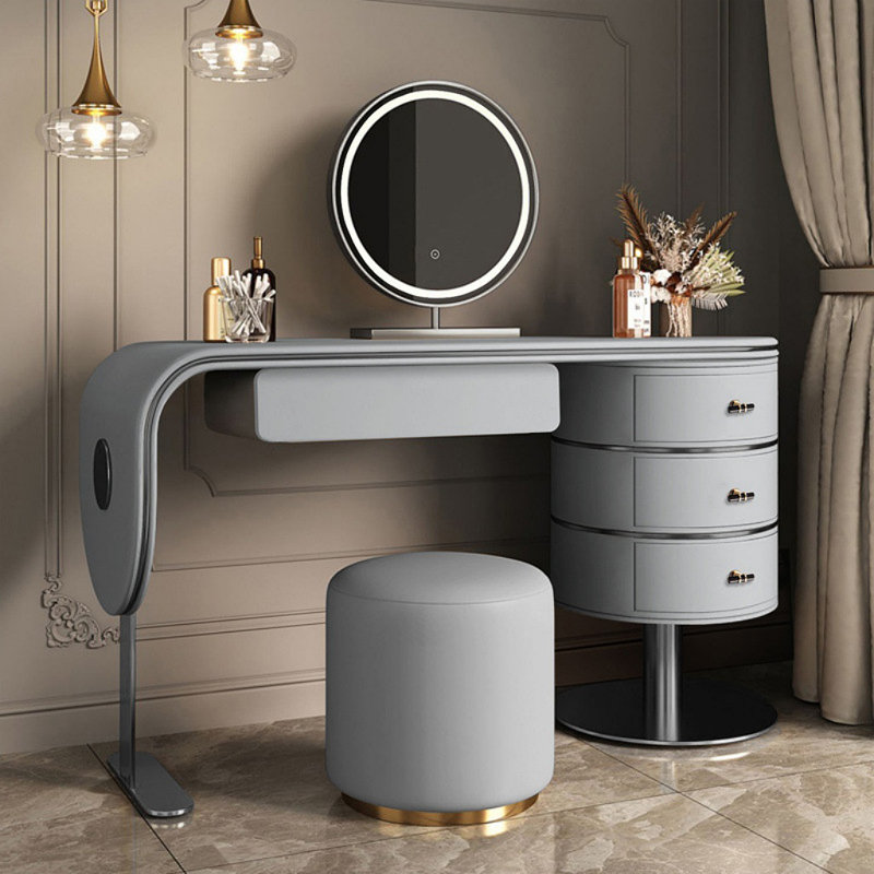 Christen, Gris ; argent