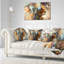 Collage d'une femme indienne avec coussin lion-89812690-29875515