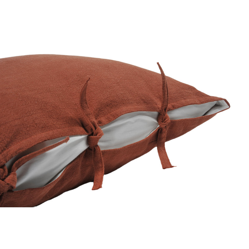 Coussin décoratif à nœuds carrés avec insert en lin gris 20 po x 20 po Knots, Grenat