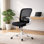 Chaise de bureau ergonomique pliable en filet à dossier moyen avec accoudoirs réglables pour économiser de l'espace