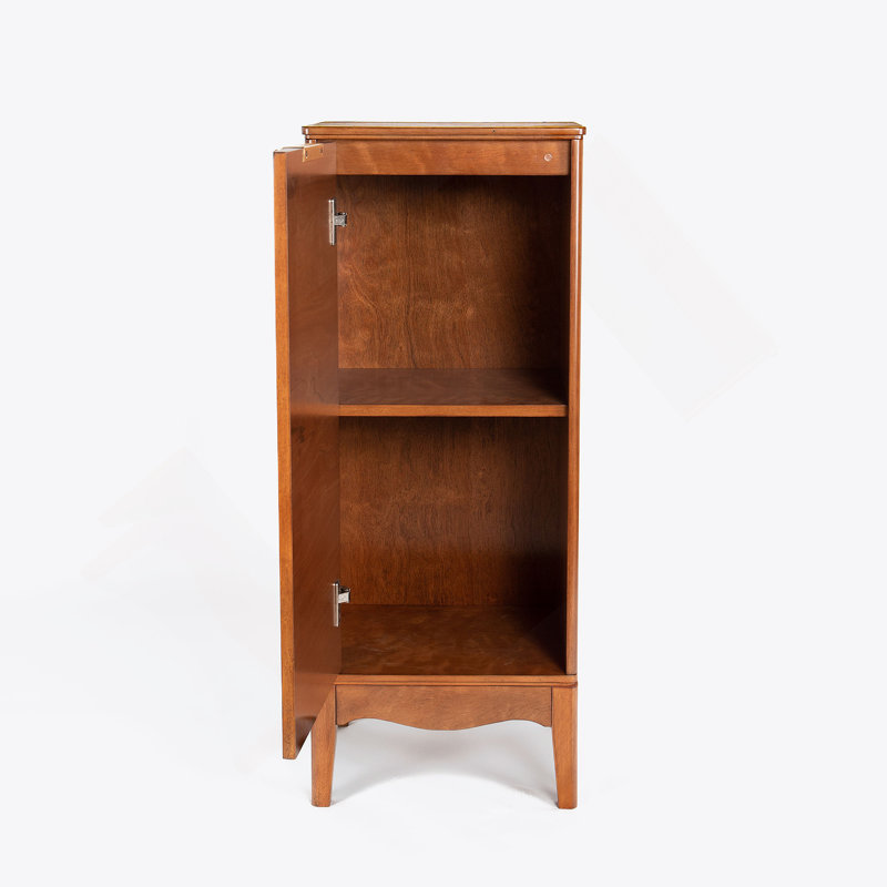 Armoire pour salle de bain et armoire à linge avec tablettes