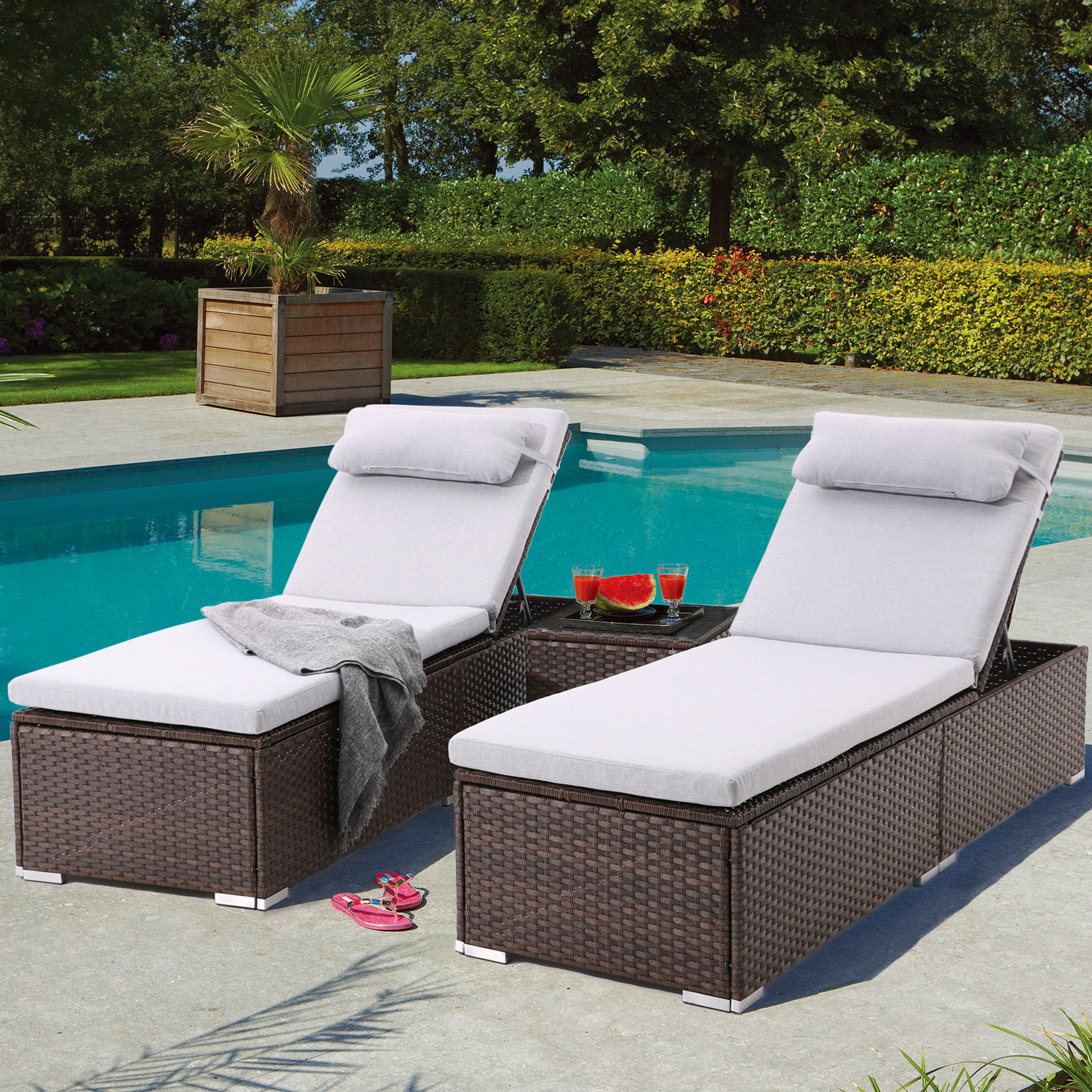 SaorSio Outdoor Wicker Chaise Lounge with Table | Wayfair