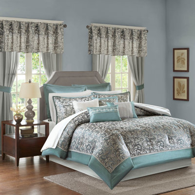Pruitt 24-Piece Jacquard Paisley Room-in-a-Bag Set