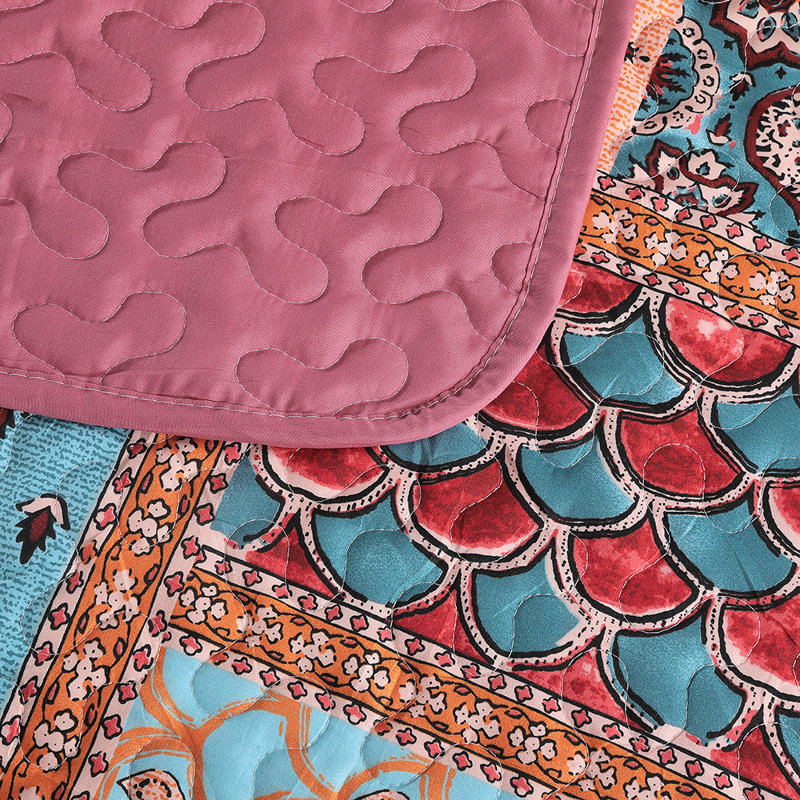 2-Piece Bohemian Patchwork Quilted Bedspread Coverlet Set for All Seasons, Boho Vintage Geometric Floral Reversible Lightweight Bedding Set with 1 Quilt and 1 Pillow Sham, Machine Washable, Room Decor